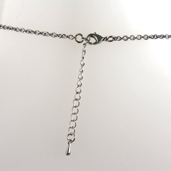 Vintage Celtic Cross Pendant Necklace or Brooch symbolic jewelry - Picture 3 of 4